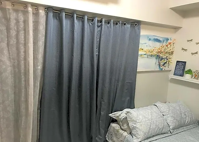 Relax Because The Space Is Big And Clean. Hotel Manila